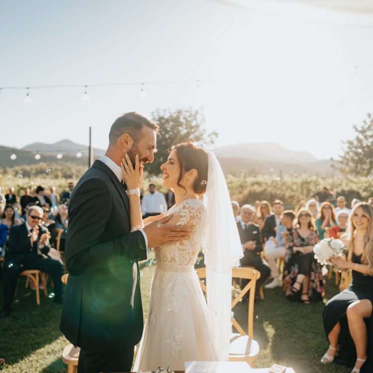 Un meraviglioso matrimonio nel giardino dei Carrubi