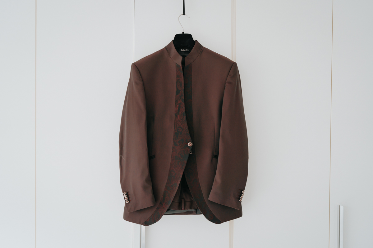 preparazione dello sposo durante il matrimonio a Cagliari