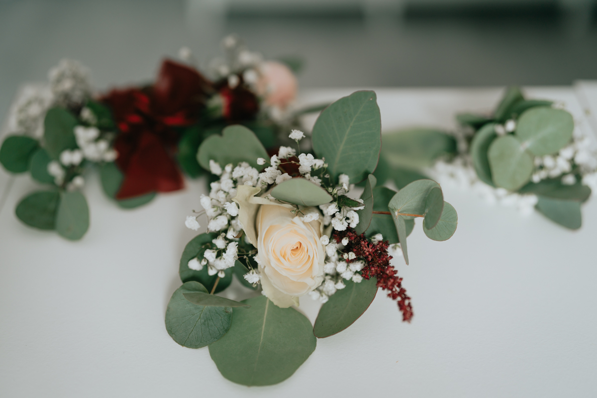 preparazione dello sposo durante il matrimonio a Cagliari