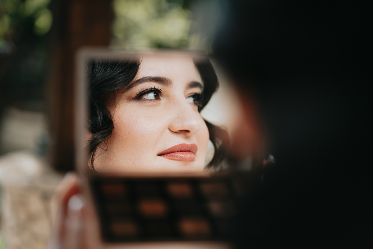 preparazione della sposa durante il matrimonio a Cagliari