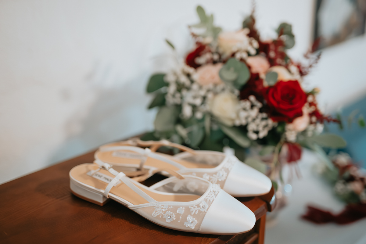 preparazione della sposa durante il matrimonio a Cagliari