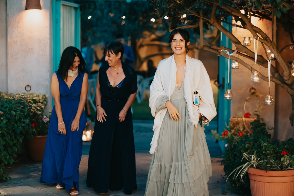 festa e divertimento al ricevimento di matrimonio alla Corte Noa, Pula