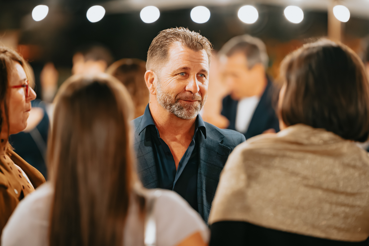 festa e divertimento al ricevimento di matrimonio alla Corte Noa, Pula