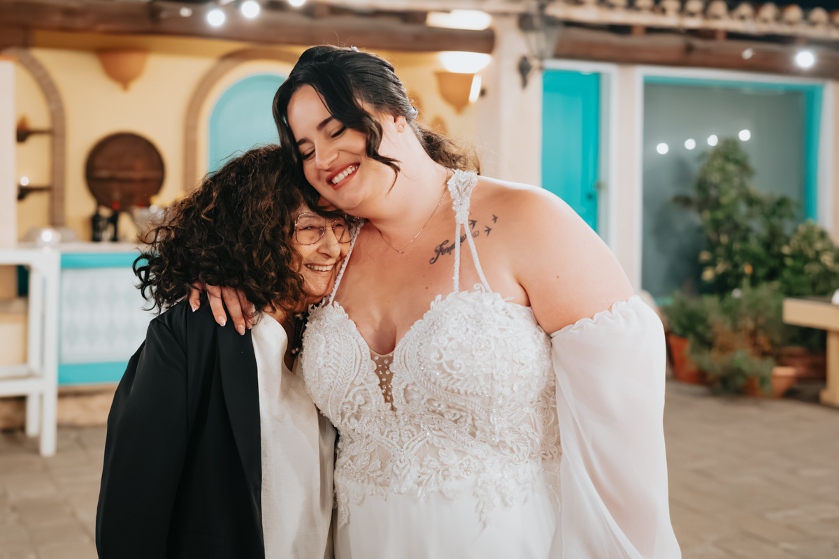 festa e divertimento al ricevimento di matrimonio alla Corte Noa, Pula