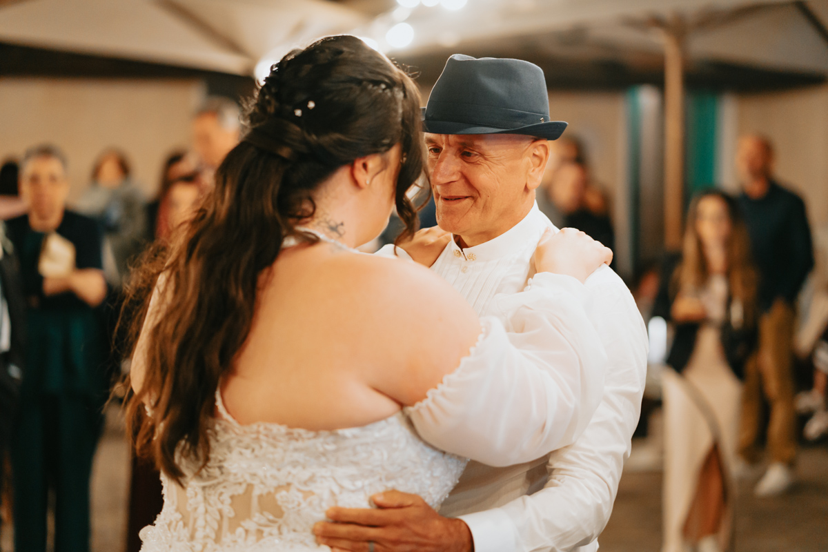 festa e divertimento al ricevimento di matrimonio alla Corte Noa, Pula