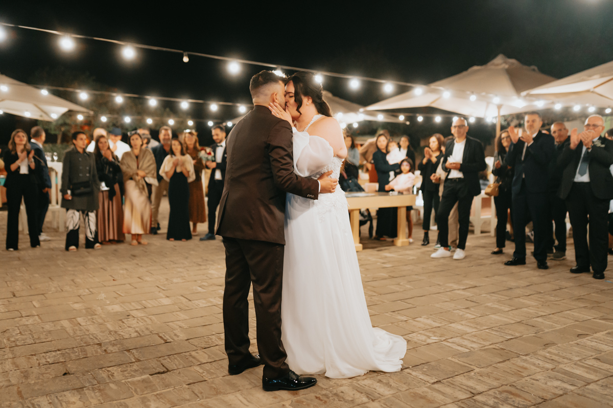 festa e divertimento al ricevimento di matrimonio alla Corte Noa, Pula