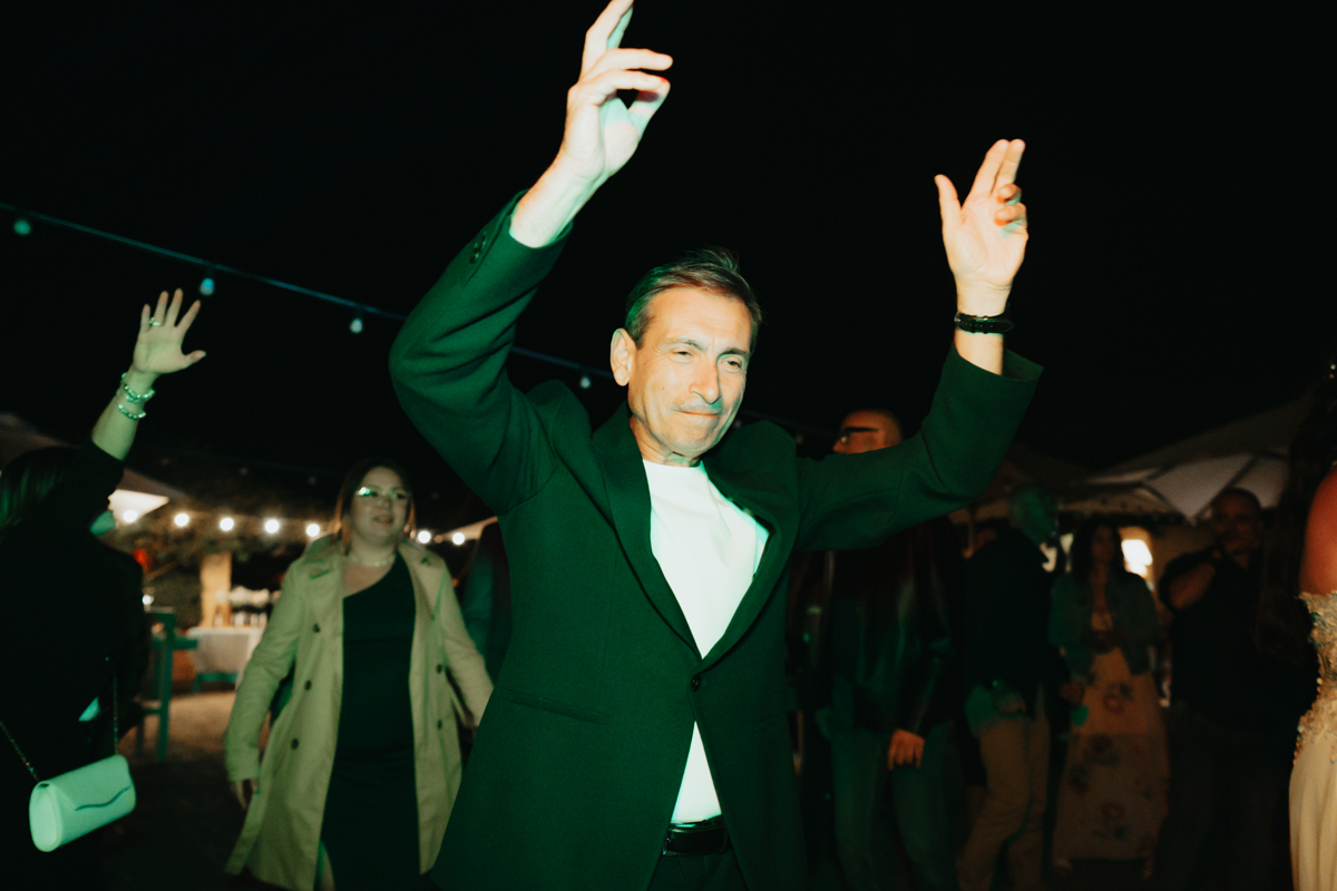 festa e divertimento al ricevimento di matrimonio alla Corte Noa, Pula